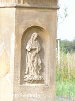 Kamenný kříž u rozcestí Bělotín-Polom-Lučice