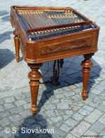 * Z DĚNÍ VE MĚSTĚ