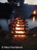 * Z DĚNÍ VE MĚSTĚ