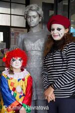 * Z DĚNÍ VE MĚSTĚ