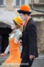 * Z DĚNÍ VE MĚSTĚ